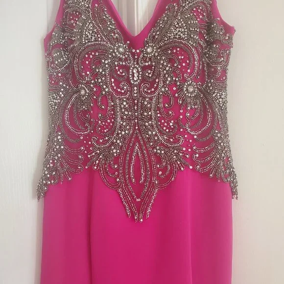 FUNDA ALLURE Embroidered Trumpet Dress with trainline